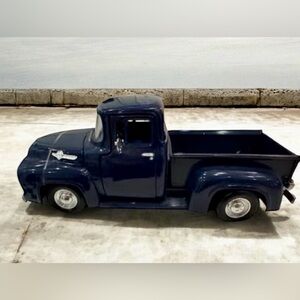 1956 Ford F-100 Motormax 1:24 diecast Truck Model